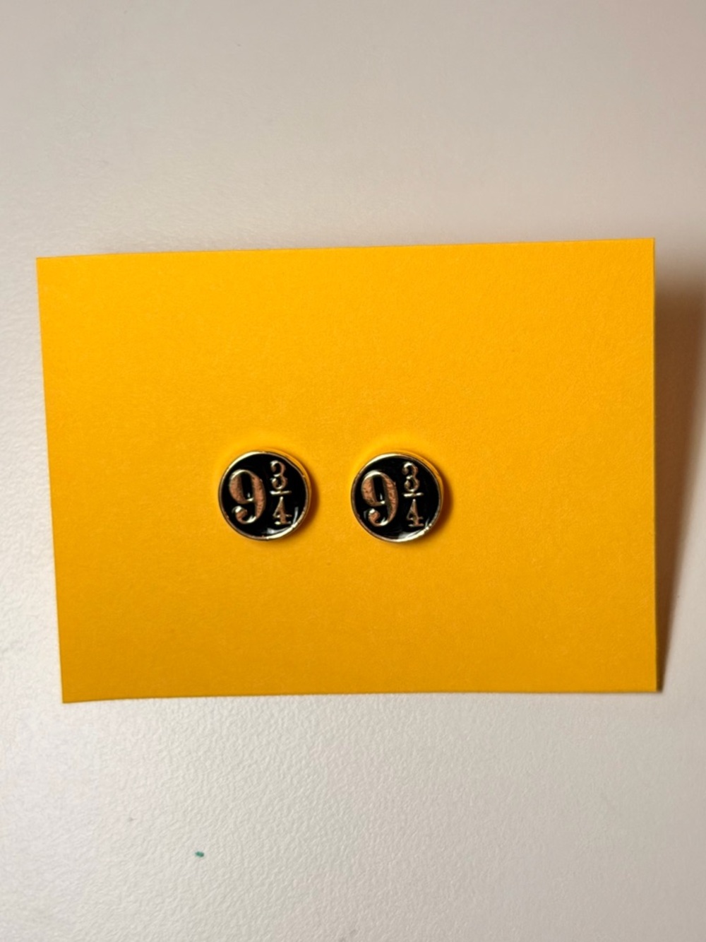 Platform 9 3/4 Round Enamel Stud Earrings in Black and Silver